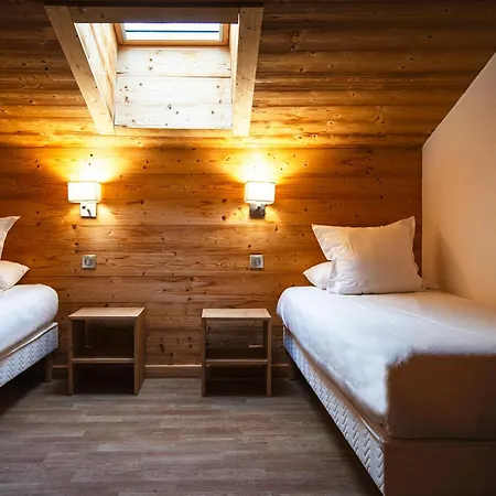 Hotel Alpen Roc La Clusaz Exterior photo