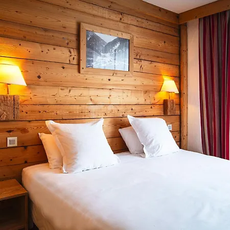 Hotel Alpen Roc La Clusaz Exterior photo