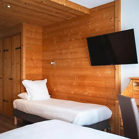 Hotel Alpen Roc La Clusaz Exterior photo